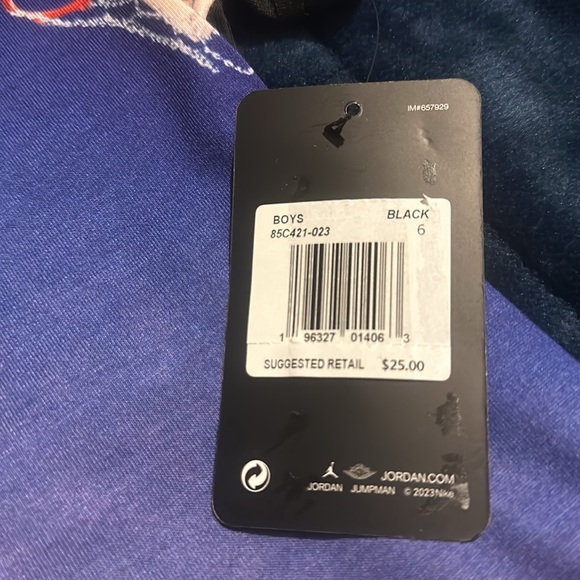 NWT Jordan little Boys' "Skyline" Tee - Picture 6 of 11